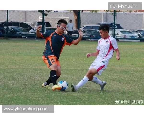 足球明星用上海话畅谈足球梦想与生活趣事的精彩瞬间