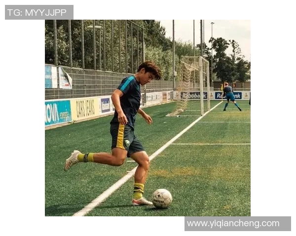 足球明星主题房打造梦想空间让你与偶像零距离接触体验足球魅力的完美之旅 足球明星主题房打造梦想空间让你与偶像零距离接触体验足球魅力的完美之旅