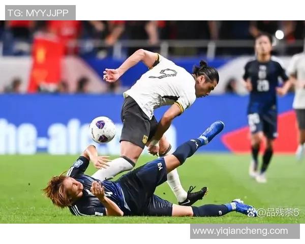 足球明星倒贴事件视频引发热议球迷反应不一背后真相揭秘